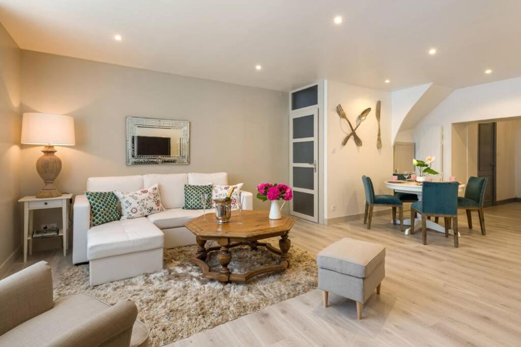 Chez La Tante Louise - Appartement Prive De Charme Passenans Buitenkant foto